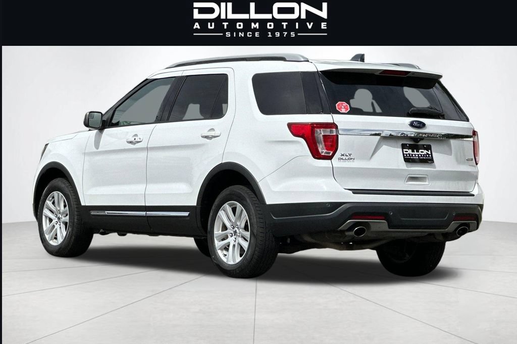 Used 2018 Ford Explorer XLT AWD/4WD image 6