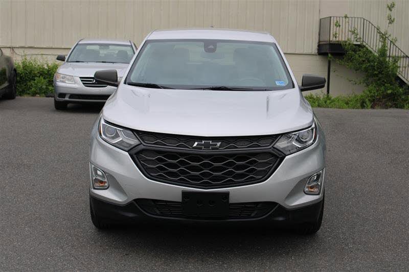 Used 2021 Chevrolet Equinox LS w/ LPO, Blackout Package FWD image 2