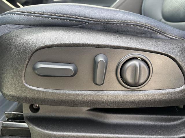 Used 2023 Chevrolet Bolt EUV Premier FWD image 11
