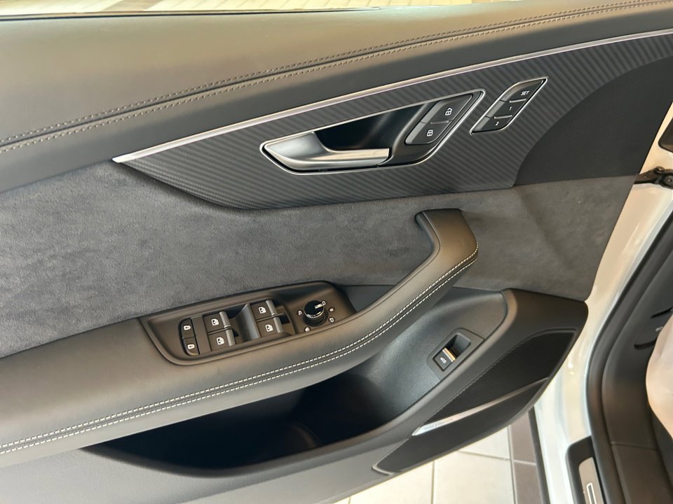 New 2026 Audi SQ8 Prestige image 32
