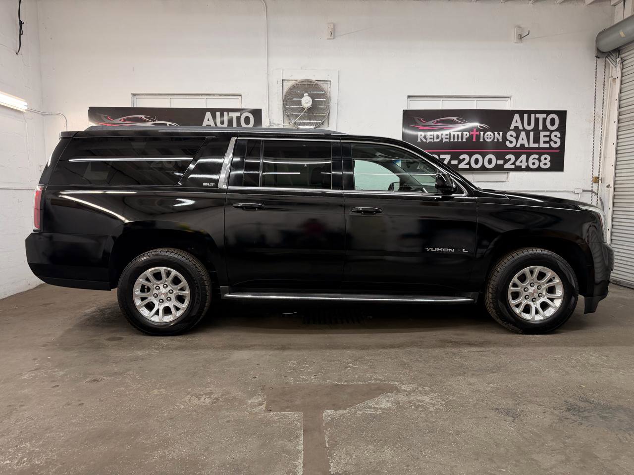 Used 2017 GMC Yukon XL SLT AWD/4WD image 6
