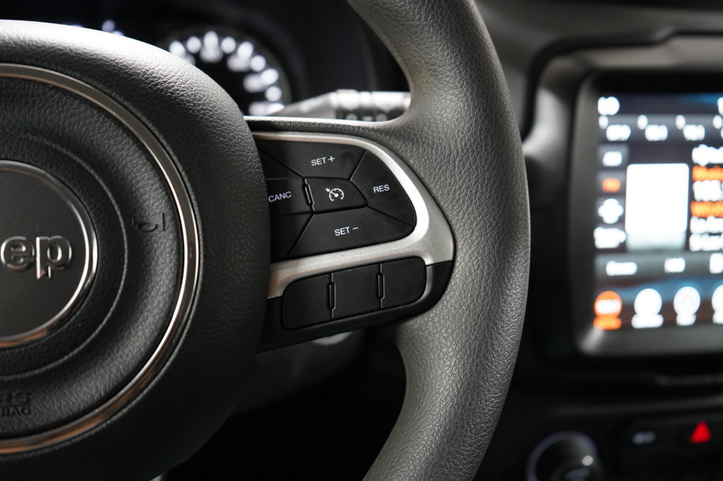 Certified 2023 Jeep Renegade Latitude AWD/4WD image 15