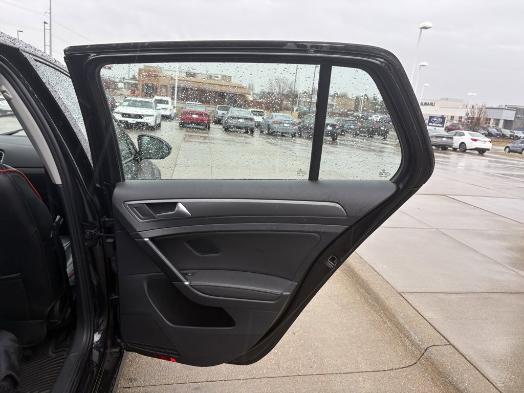 Used 2019 Volkswagen Golf SE w/ Driver Assistance Package image 26