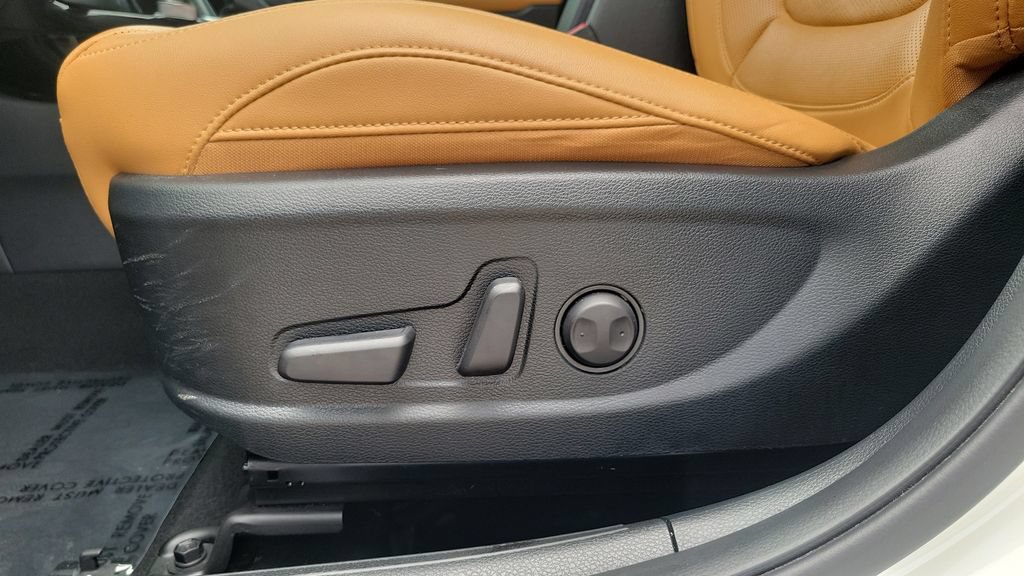Used 2024 Kia Seltos EX FWD image 16