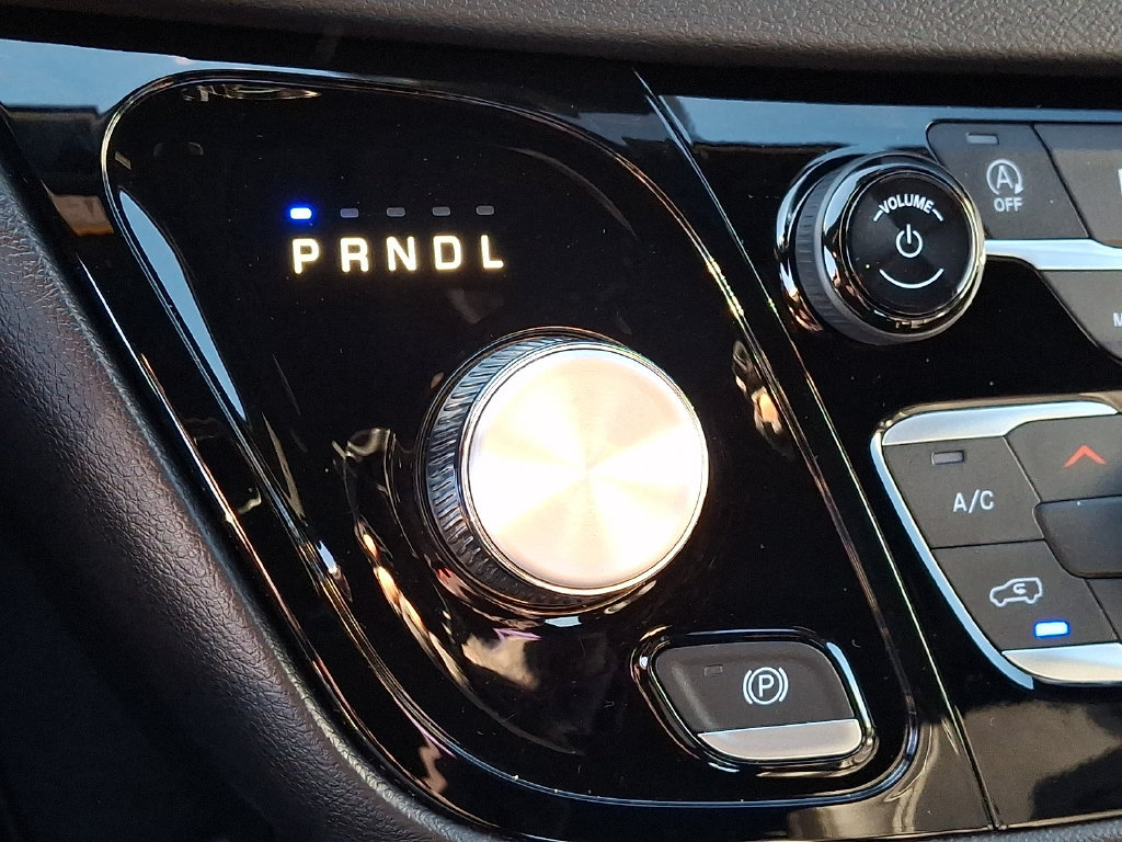 Certified 2026 Chrysler Pacifica Select FWD image 19