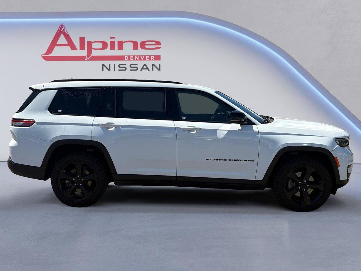 Used 2023 Jeep Grand Cherokee L Laredo AWD/4WD image 6