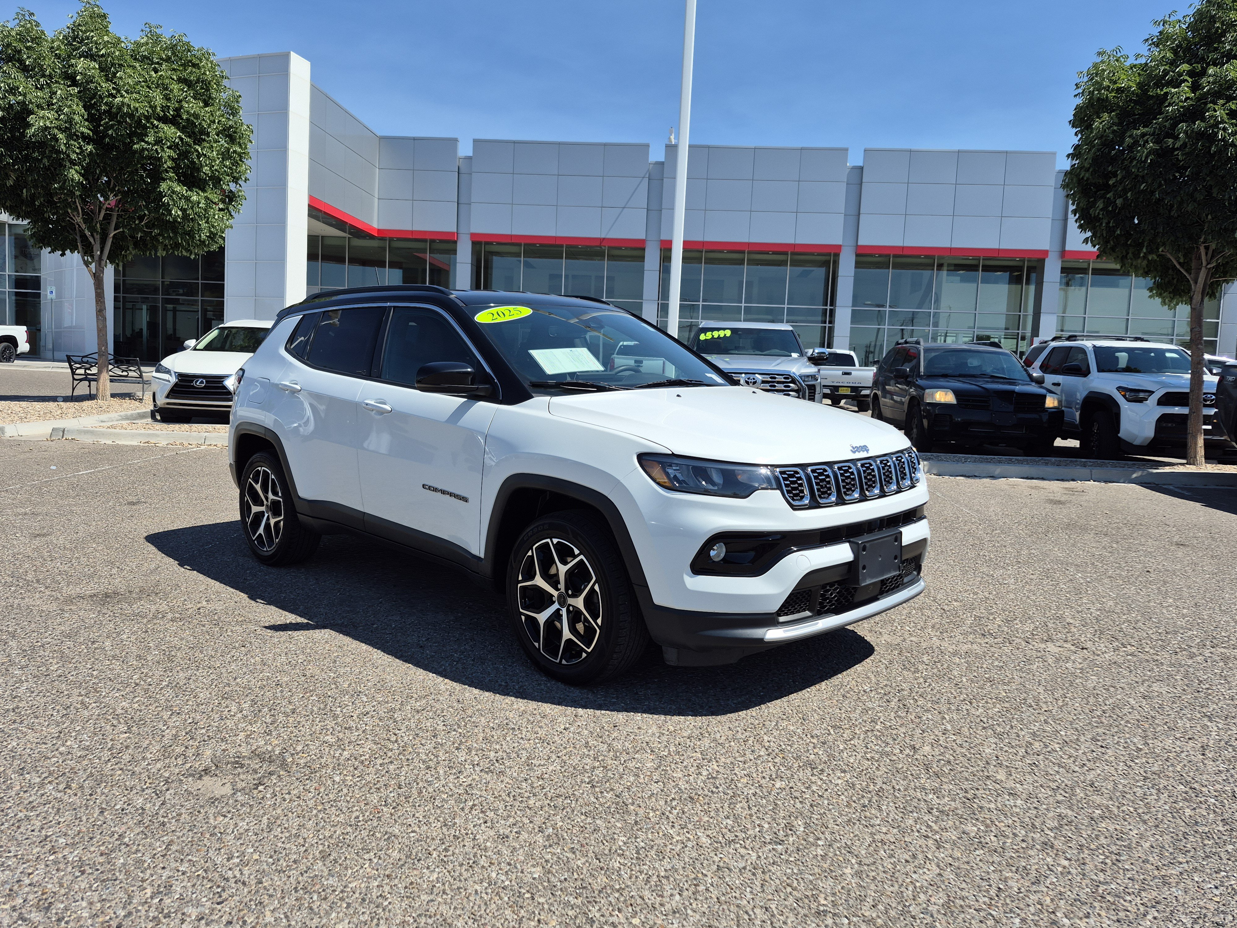 Used 2025 Jeep Compass Limited AWD/4WD image 7