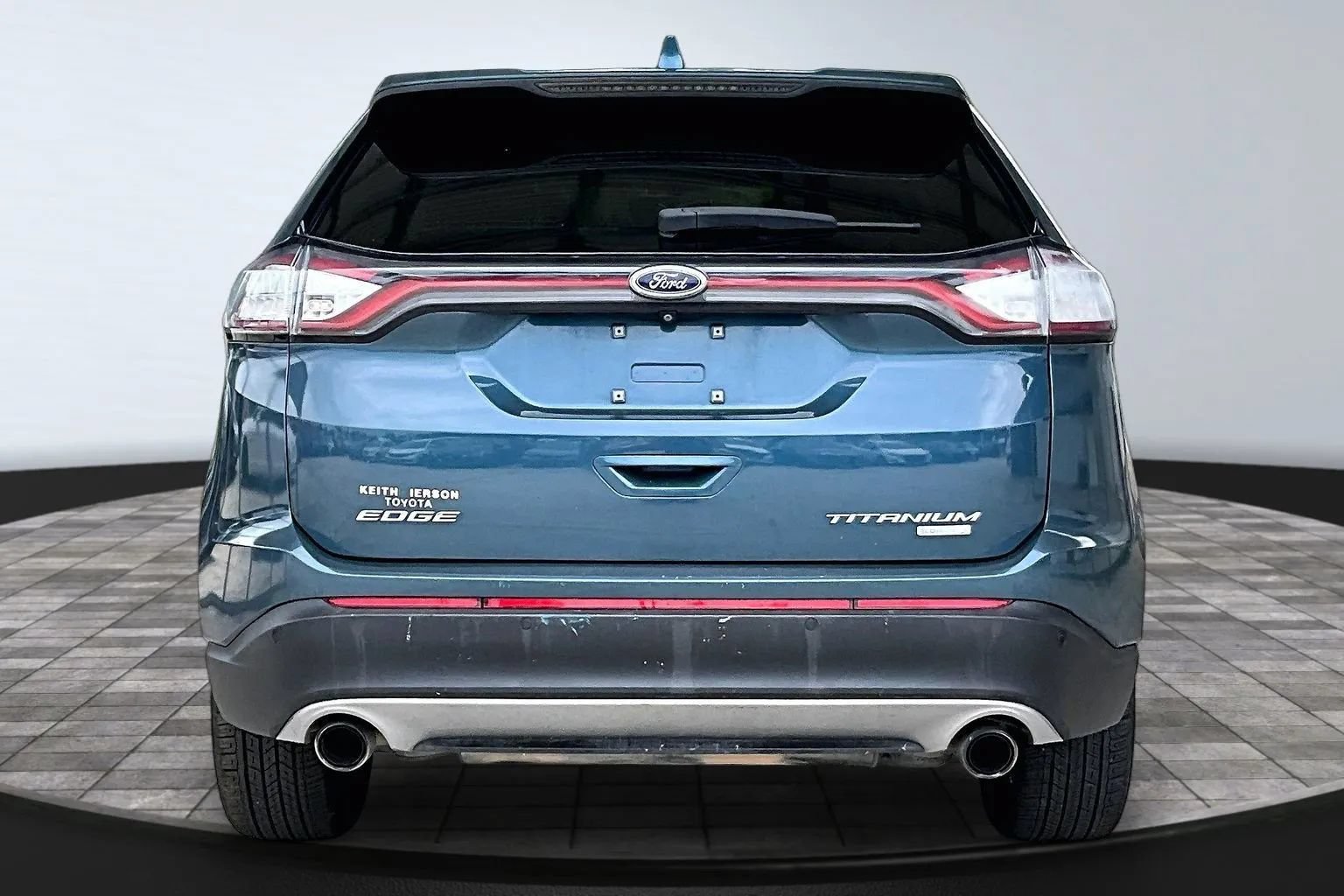 Used 2016 Ford Edge Titanium w/ Technology Package FWD image 5
