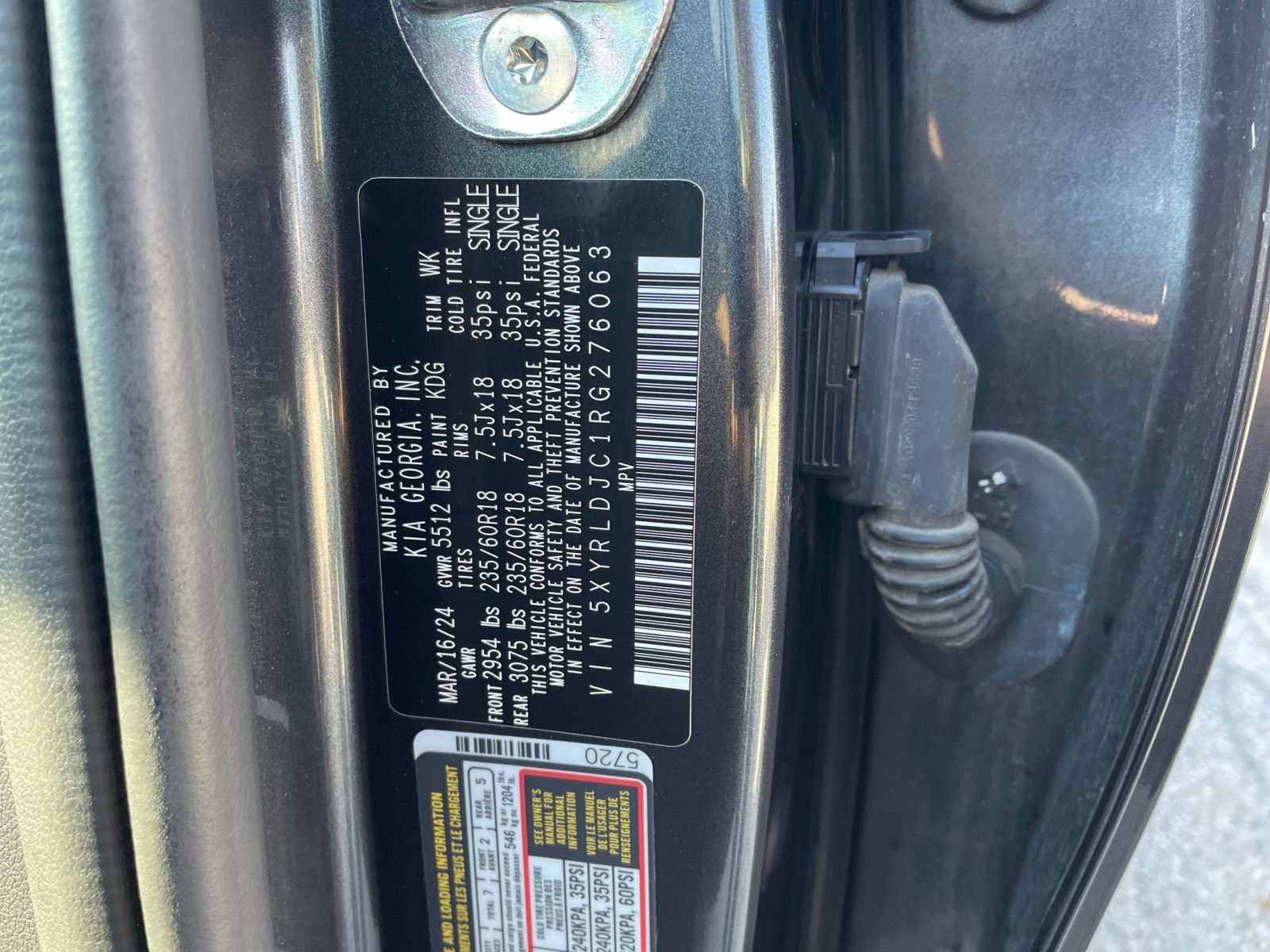 Used 2024 Kia Sorento S image 32