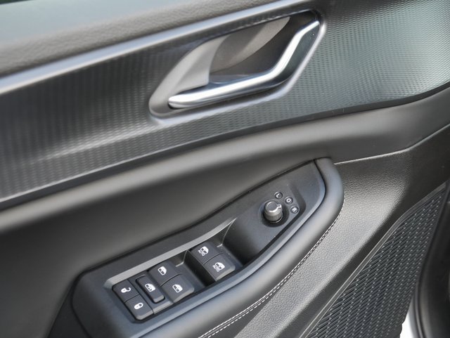 New 2025 Jeep Grand Cherokee Altitude image 16