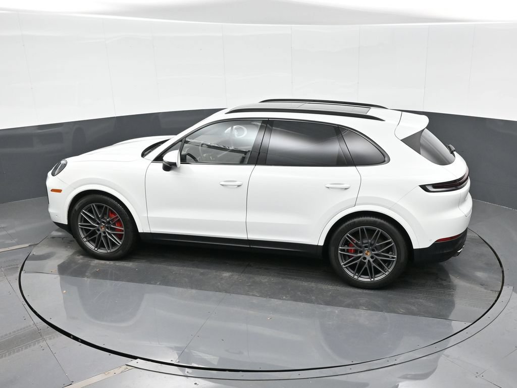 Certified 2025 Porsche Cayenne S AWD/4WD image 27