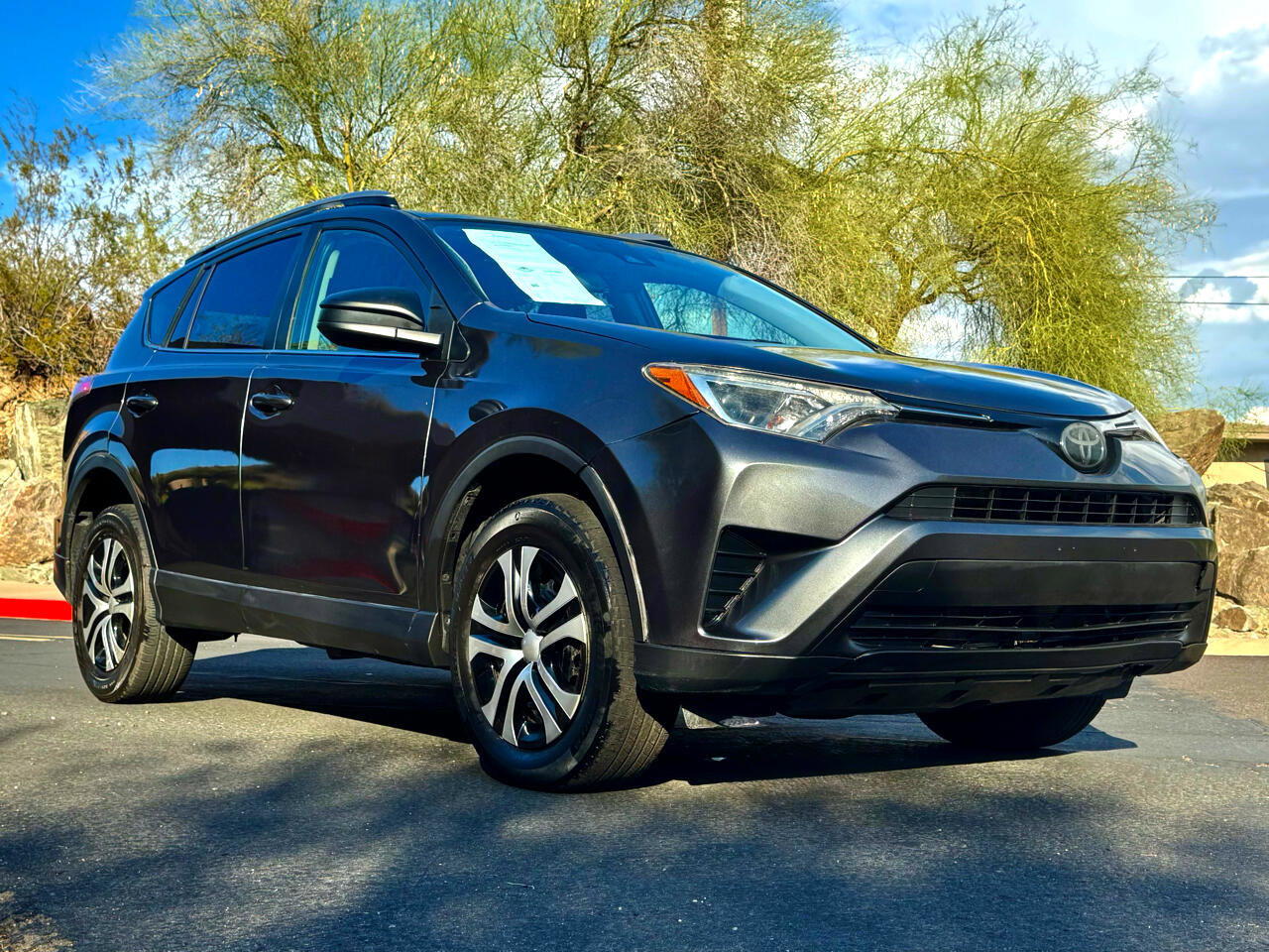 Used 2018 Toyota RAV4 LE w/ Carpet Mat Package image 5