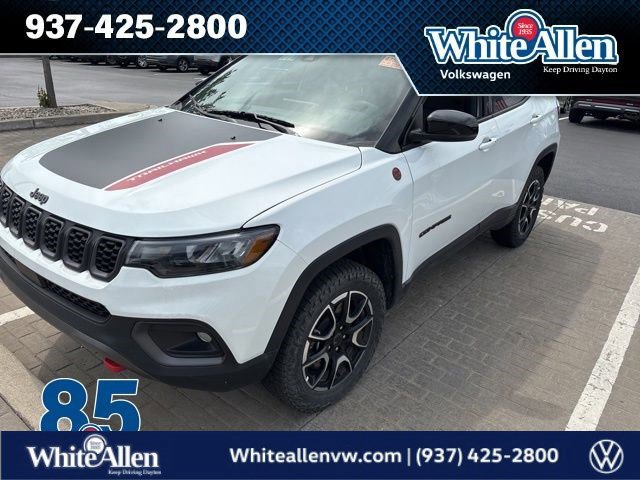 Used 2025 Jeep Compass Trailhawk w/ Trailer Tow Group image 1