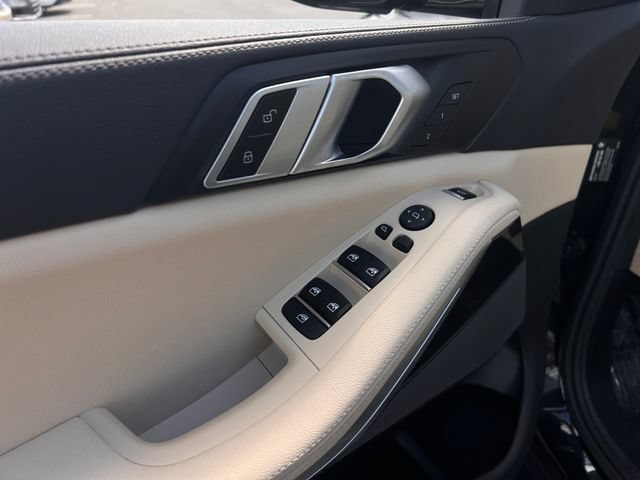 Used 2021 BMW X5 sDrive40i w/ Premium Package RWD image 11