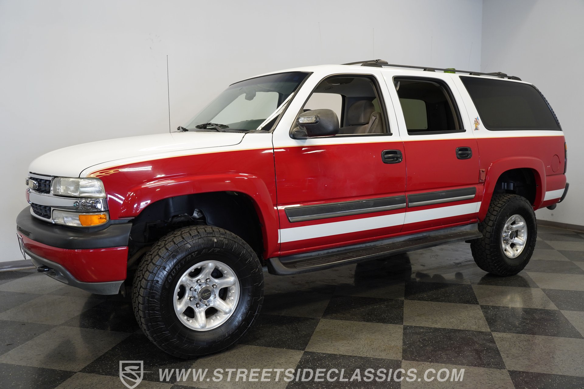 Used 2004 Chevrolet Suburban 2500 LS w/ Suspension Package, Autoride AWD/4WD image 7