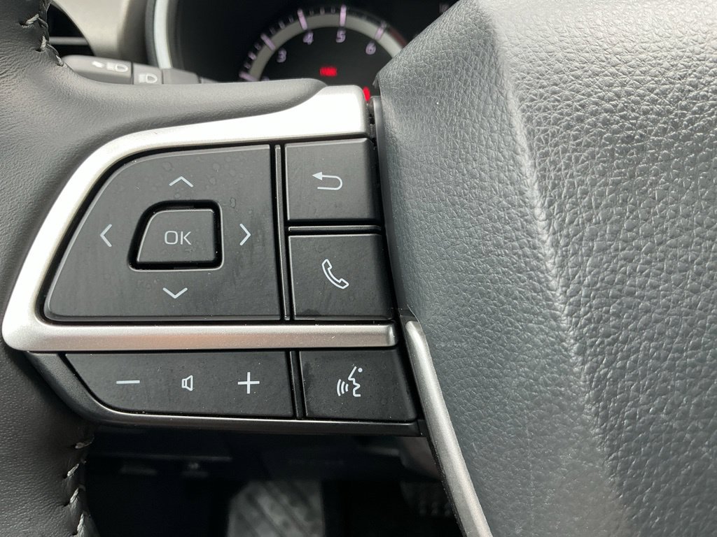 Used 2026 Toyota Highlander XLE AWD/4WD image 25