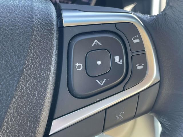 Used 2017 Toyota Camry XLE w/ Moonroof Package image 24