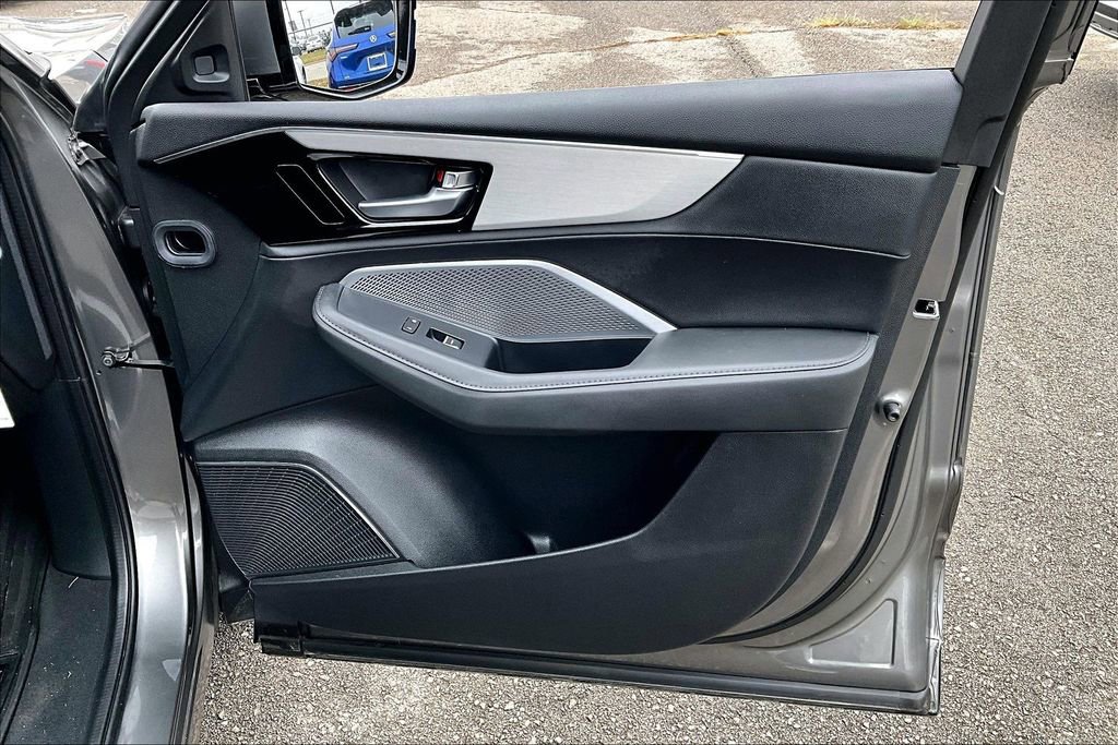 Used 2025 Acura MDX SH-AWD image 25