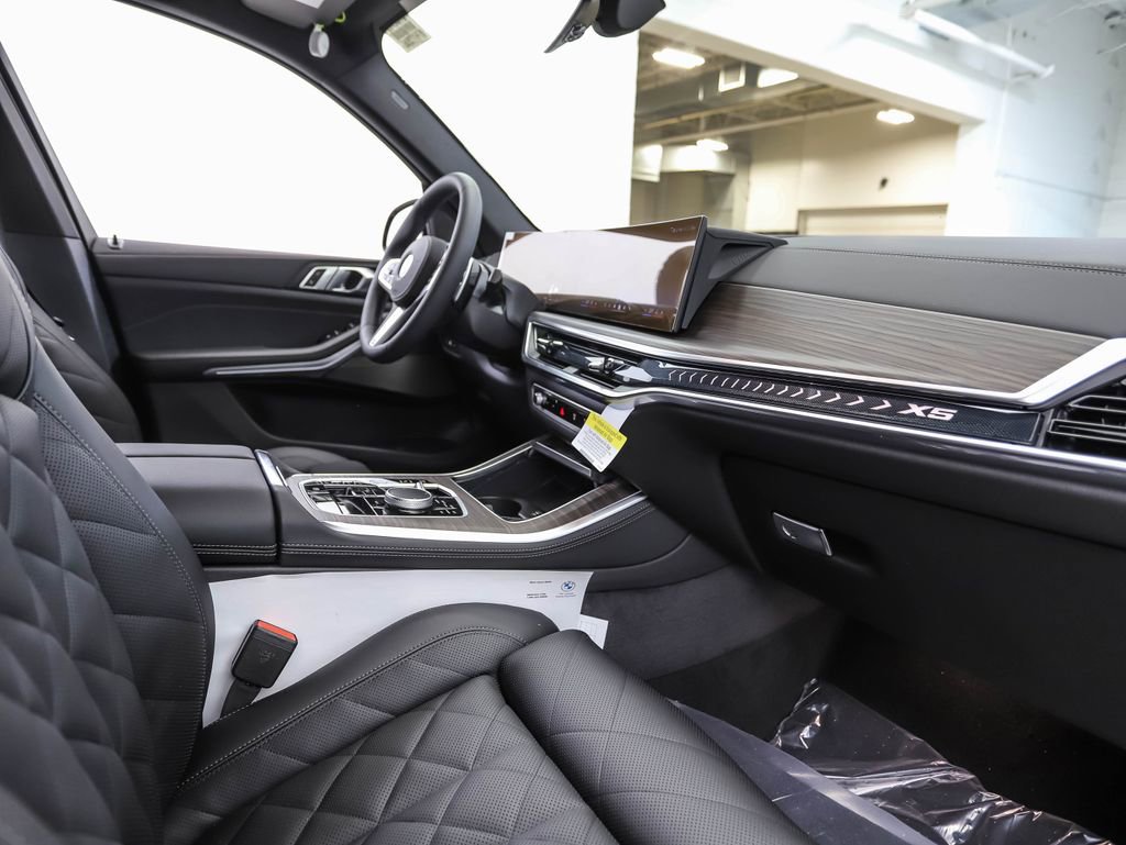 New 2026 BMW X5 xDrive40i w/ M Sport Package image 29