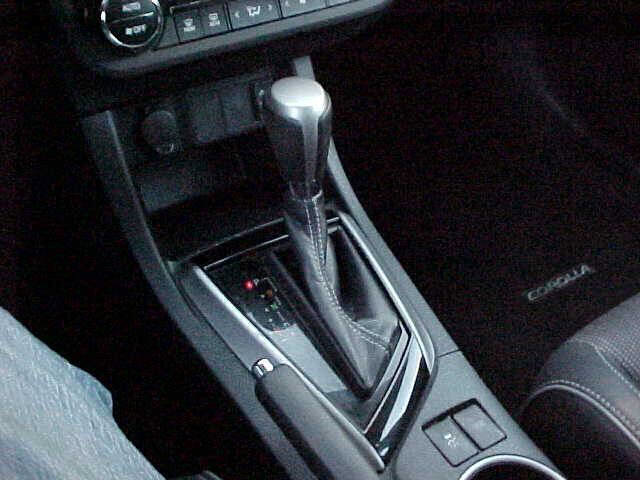 Used 2015 Toyota Corolla S image 31