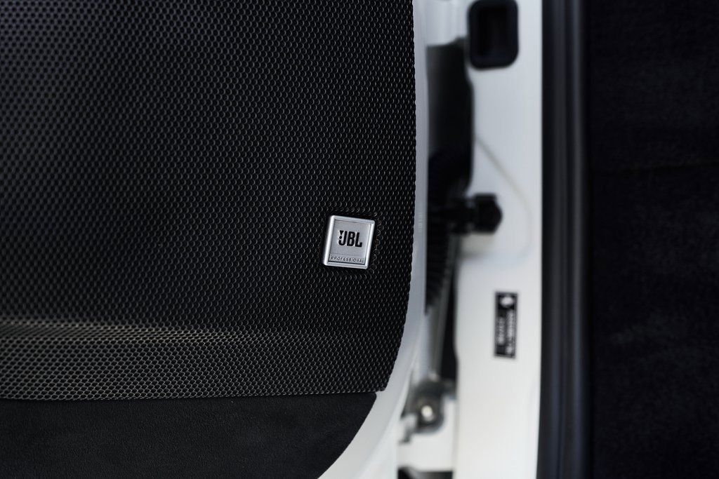 Used 2023 Ferrari SF90 Stradale image 40