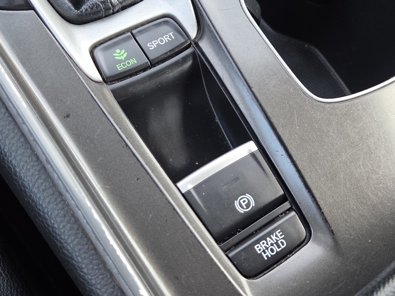 Used 2018 Honda Accord Sport image 5