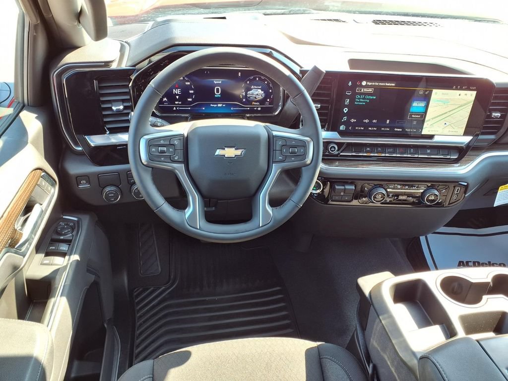 Used 2025 Chevrolet Silverado 1500 LT RWD image 9
