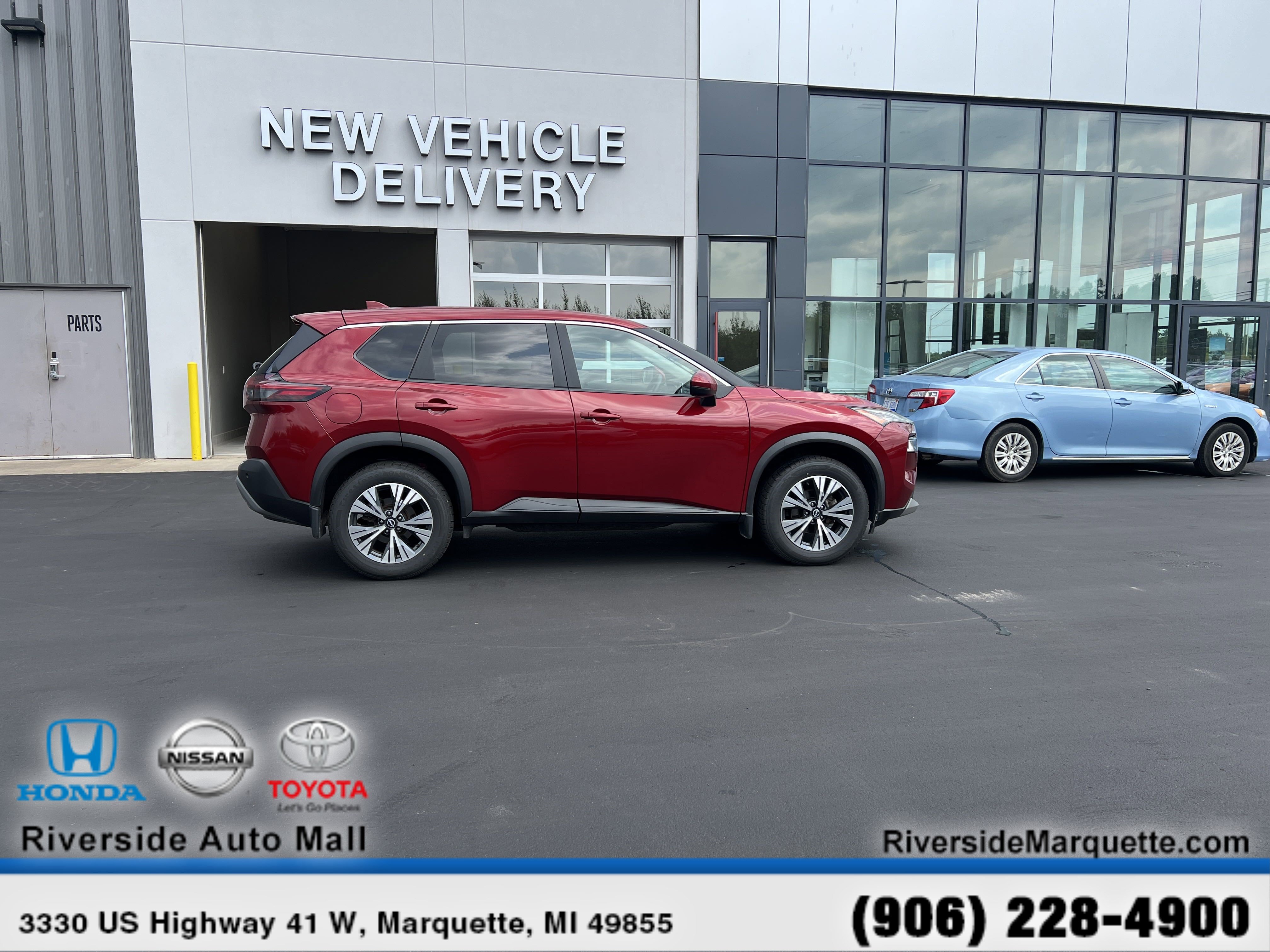 Used 2023 Nissan Rogue SV image 10