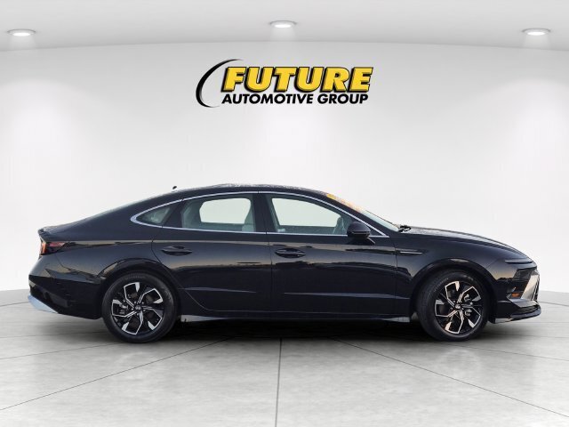 Used 2025 Hyundai Sonata SEL FWD image 4