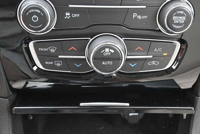 Used 2023 Chrysler 300 Touring L w/ Popular Equipment Group RWD image 24