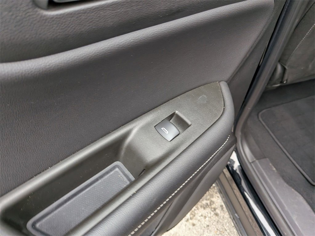 Used 2025 Chevrolet Blazer LT image 25