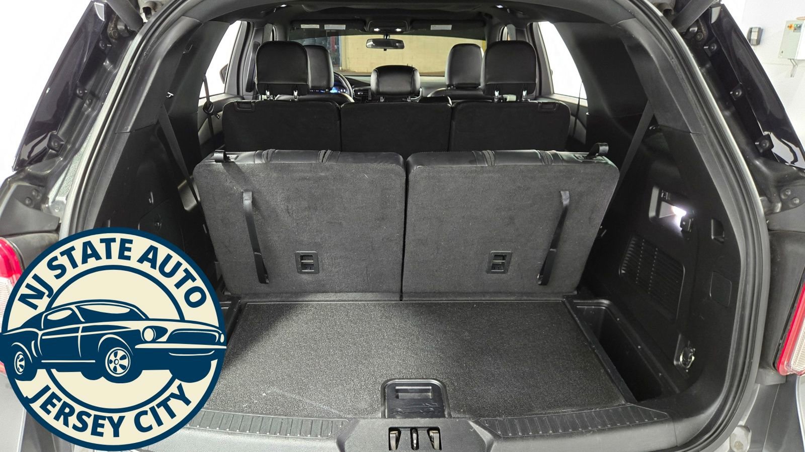 Used 2020 Ford Explorer XLT w/ Equipment Group 202A image 41