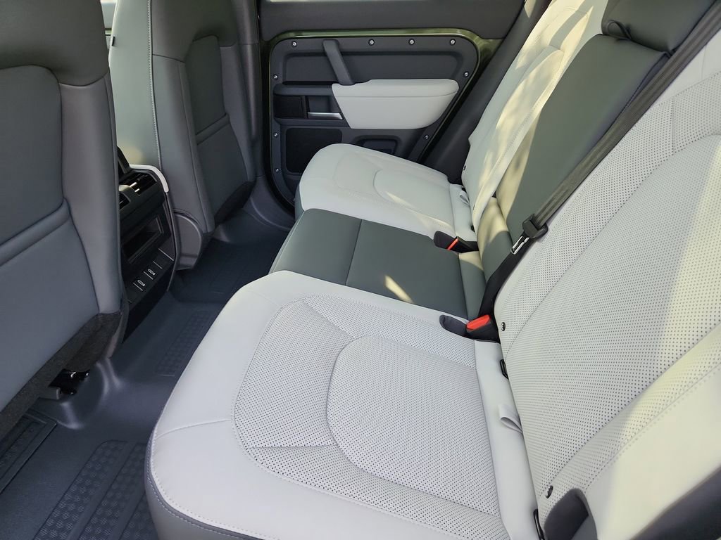 Used 2026 Land Rover Defender 110 S image 5