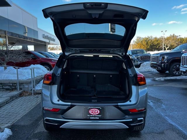 Used 2023 Buick Encore GX Essence w/ Experience Buick Package image 28