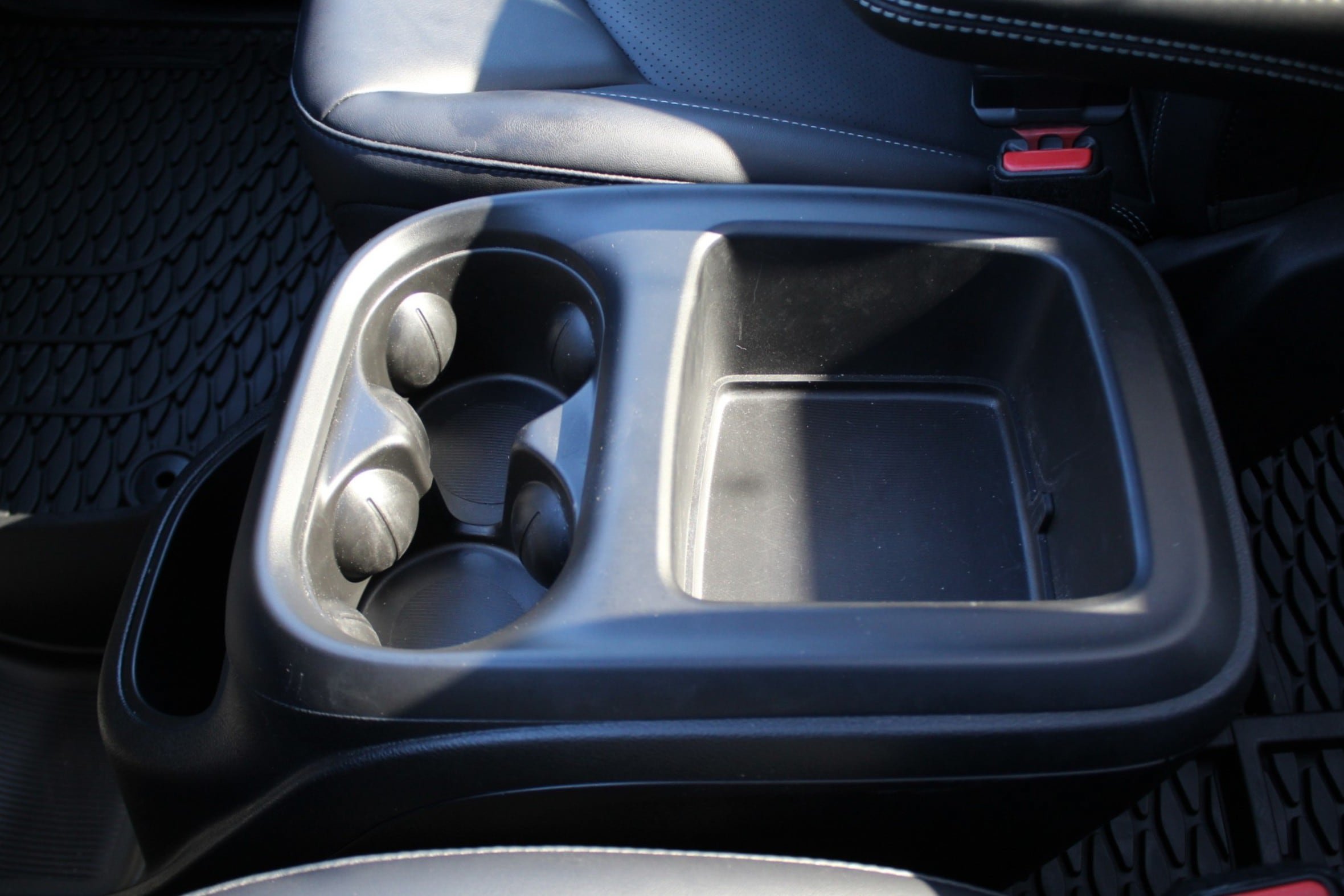Used 2025 Chrysler Pacifica Select w/ Fav Edition Package FWD image 34