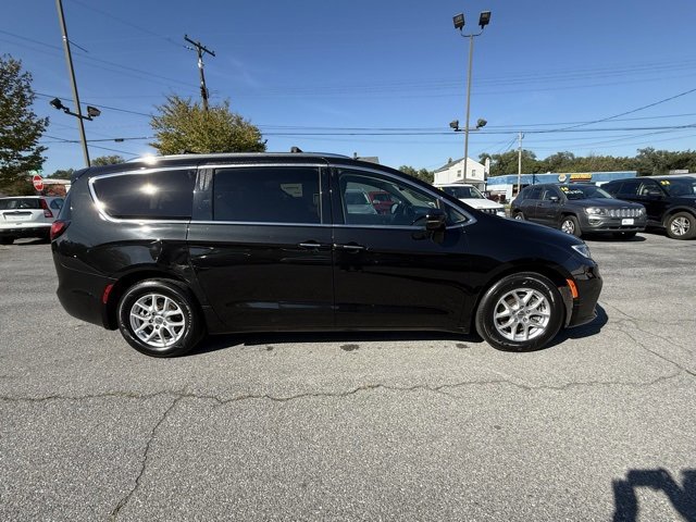 Certified 2021 Chrysler Pacifica Touring-L image 4