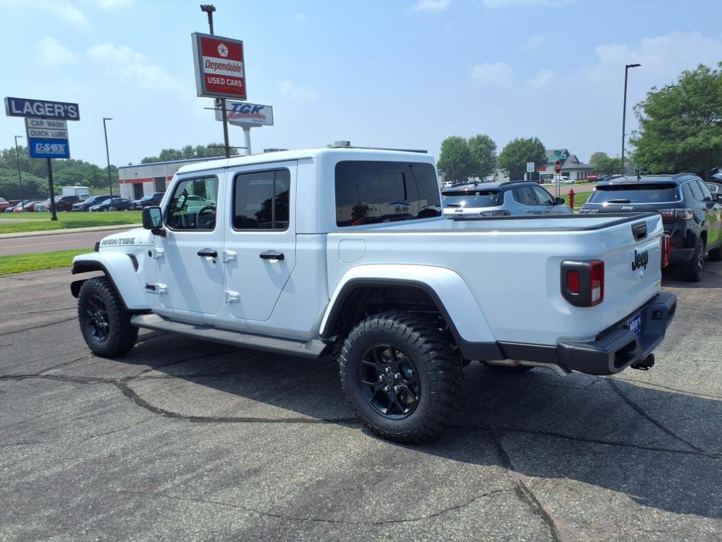 New 2025 Jeep Gladiator Sport image 5