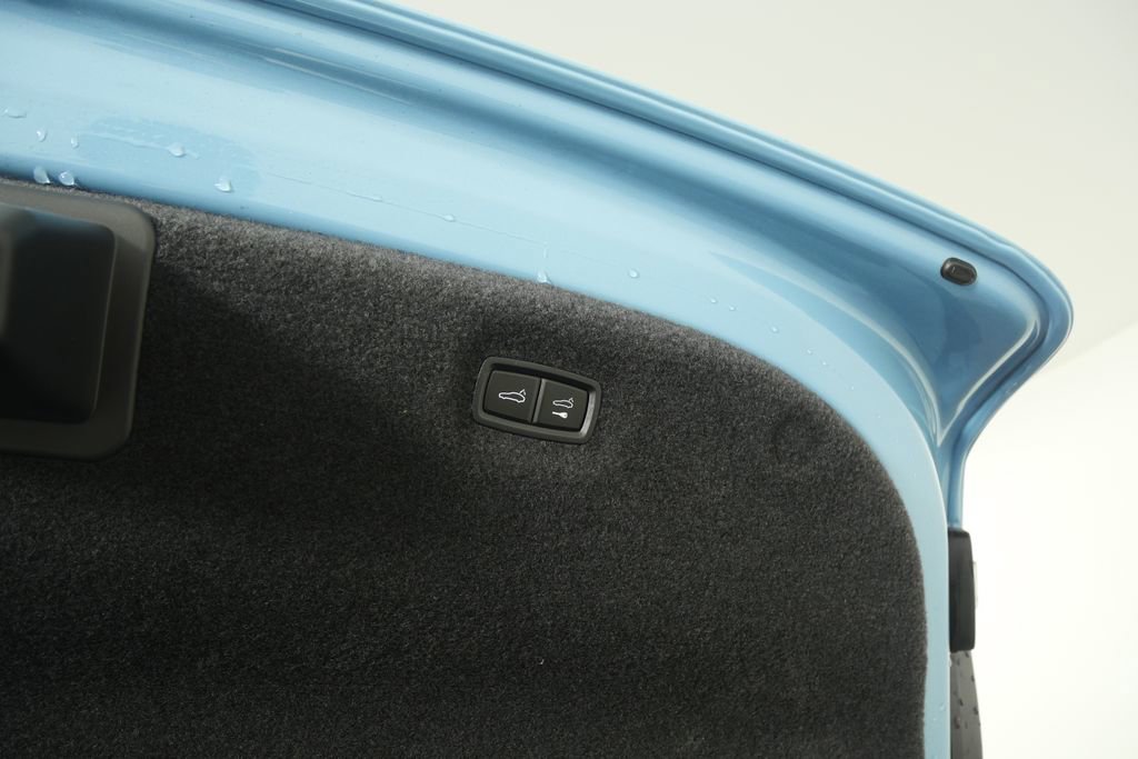 Used 2022 Porsche Taycan image 21