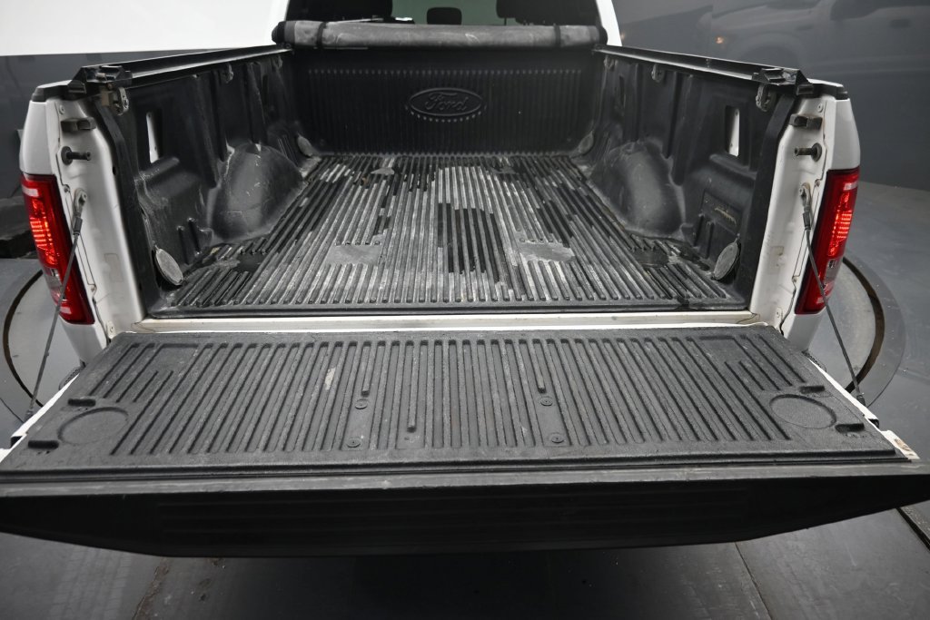 Used 2015 Ford F150 XLT AWD/4WD image 11