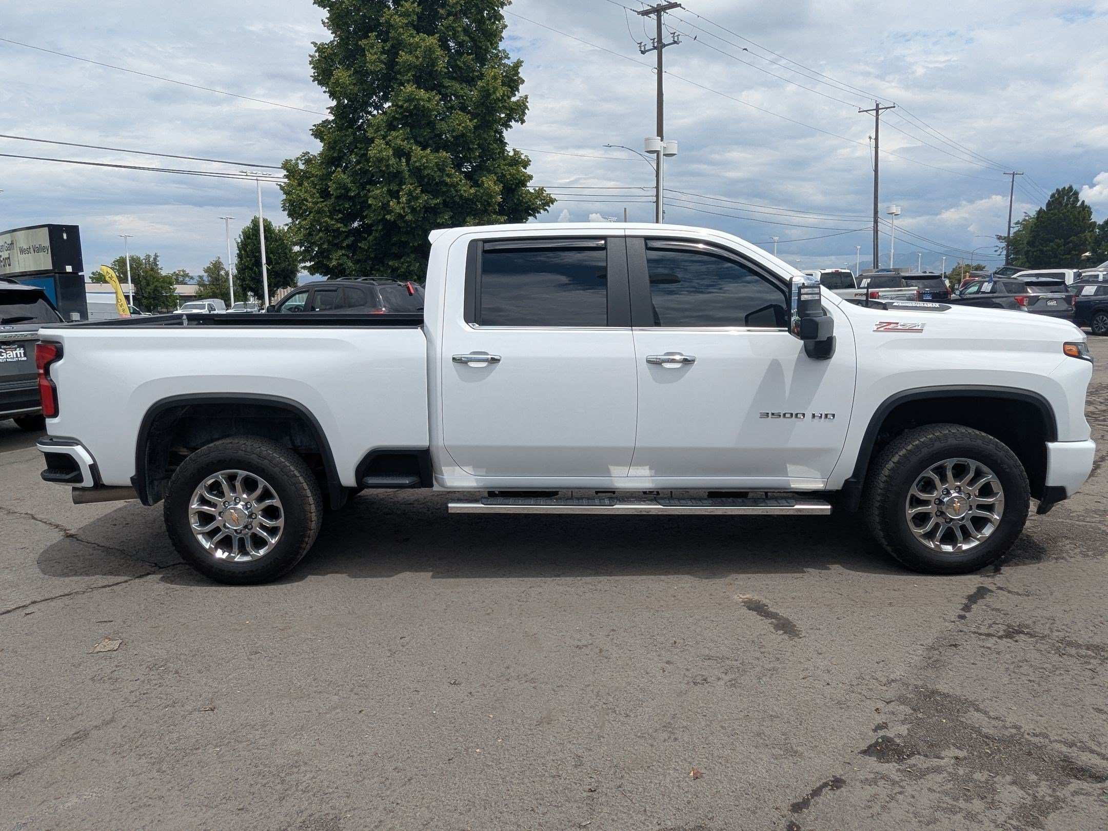 Used 2025 Chevrolet Silverado 3500 LT w/ Z71 Chrome Sport Edition AWD/4WD image 2