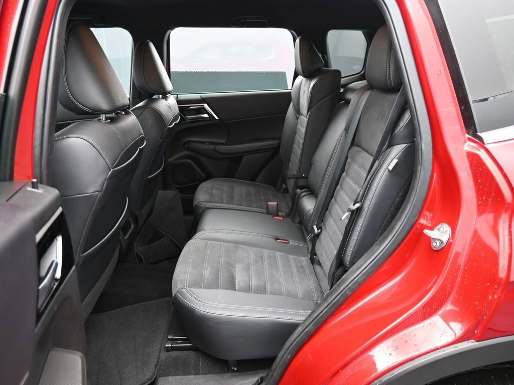 Used 2023 Mitsubishi Outlander SE image 34