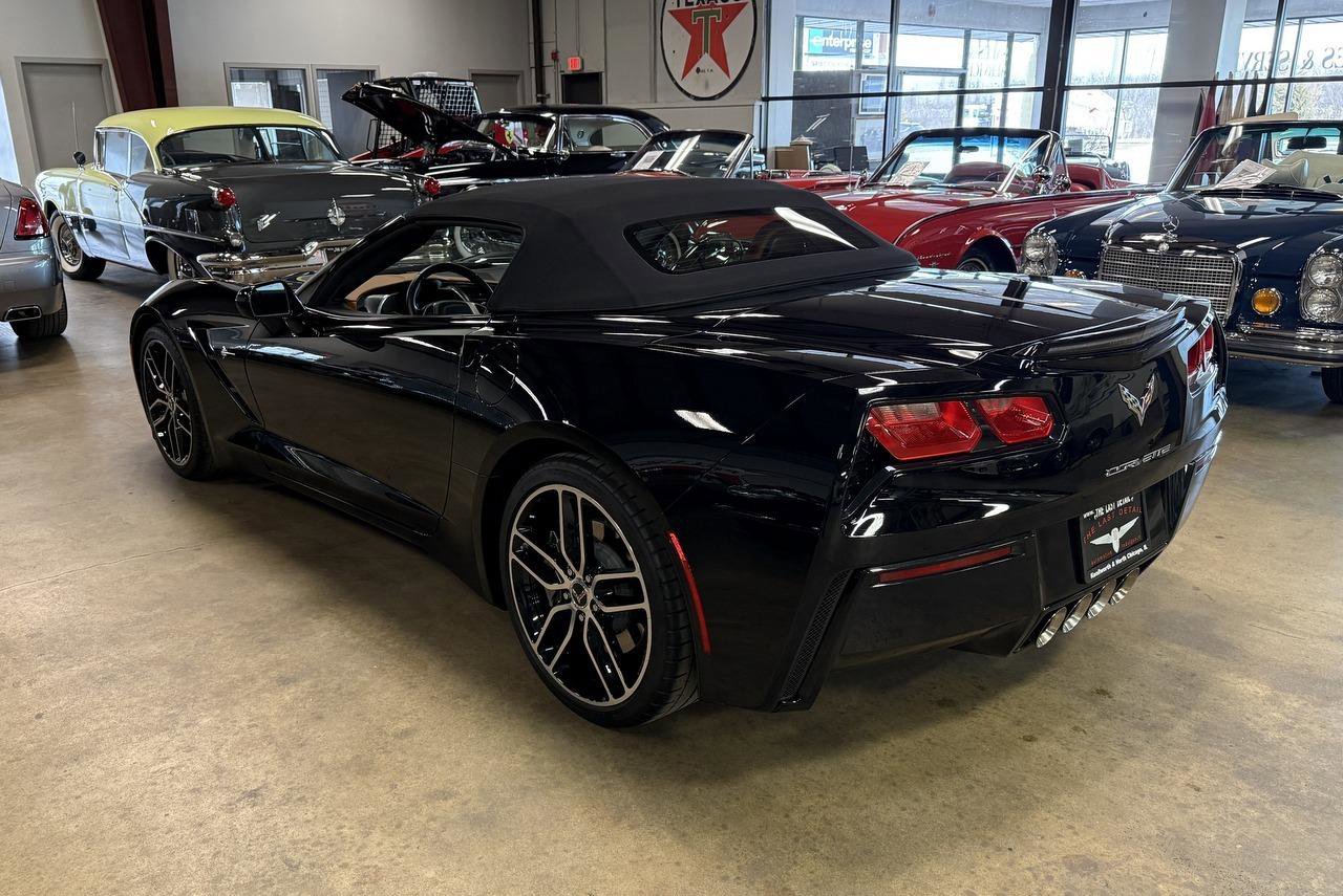 Used 2018 Chevrolet Corvette Stingray Convertible w/ 3LT Preferred Equipment Group image 38
