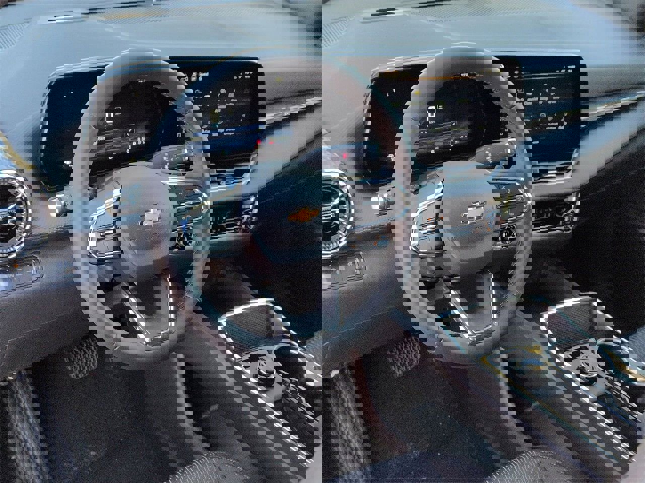 New 2026 Chevrolet Equinox LT w/ Safety and Technology Package FWD image 10