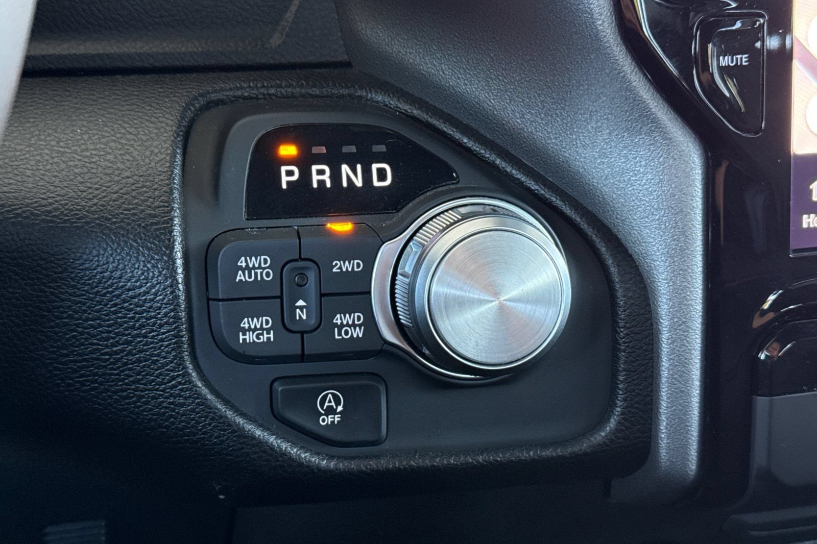 Used 2025 RAM 1500 Laramie AWD/4WD image 29