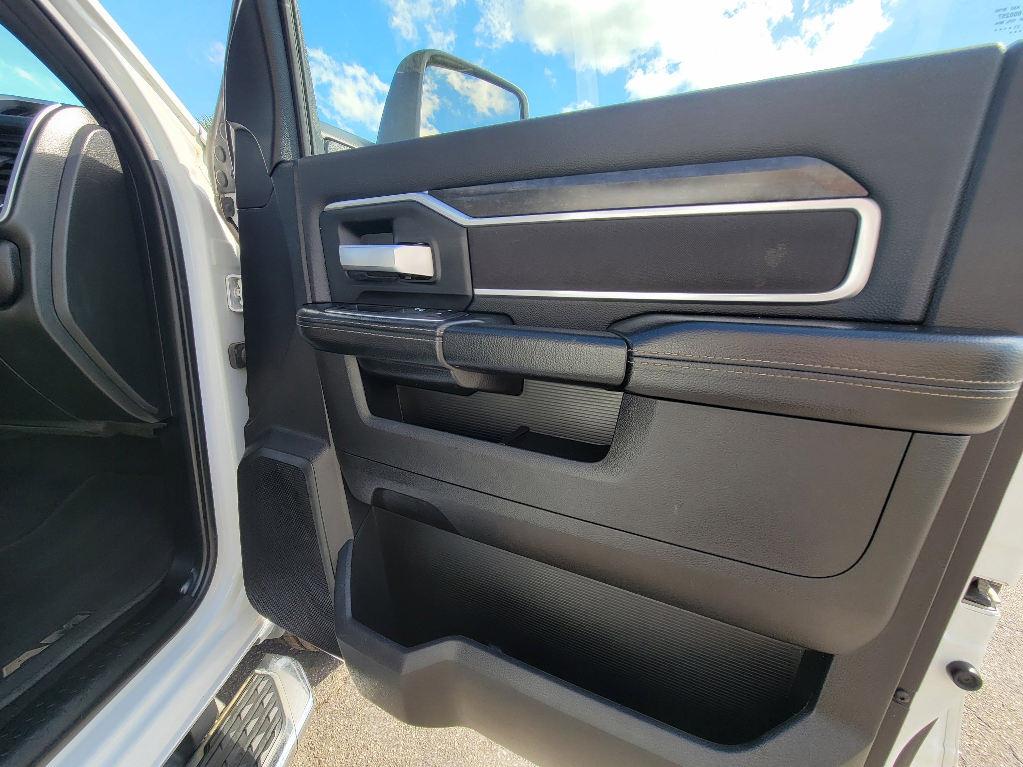 Used 2024 RAM 2500 Big Horn image 41