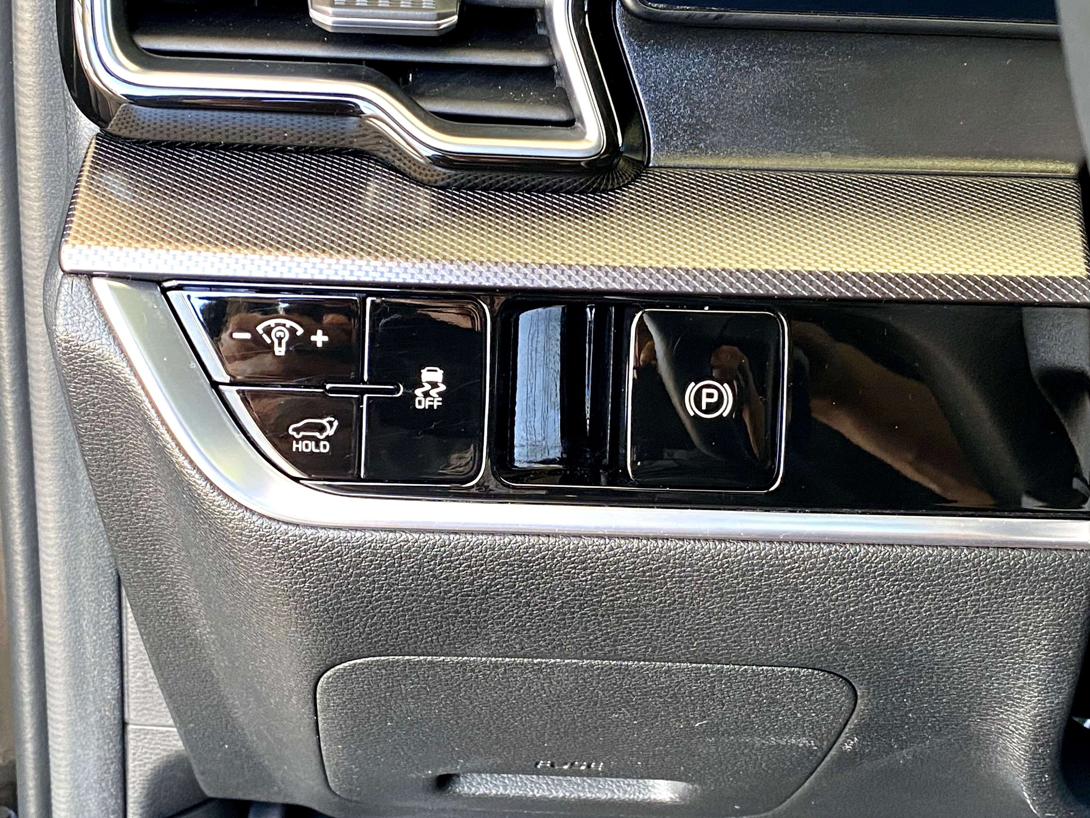 Used 2024 Kia Sportage SX image 32