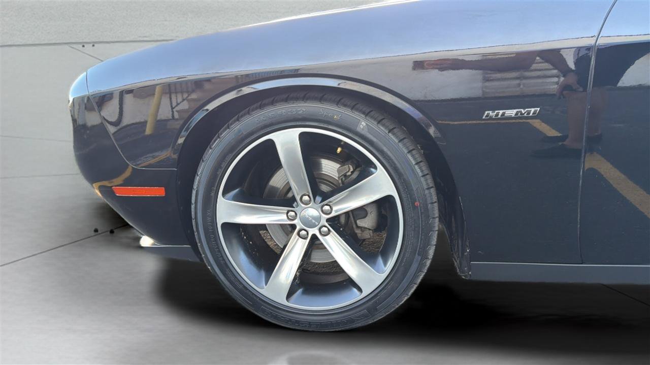 Used 2016 Dodge Challenger R/T Plus RWD image 39