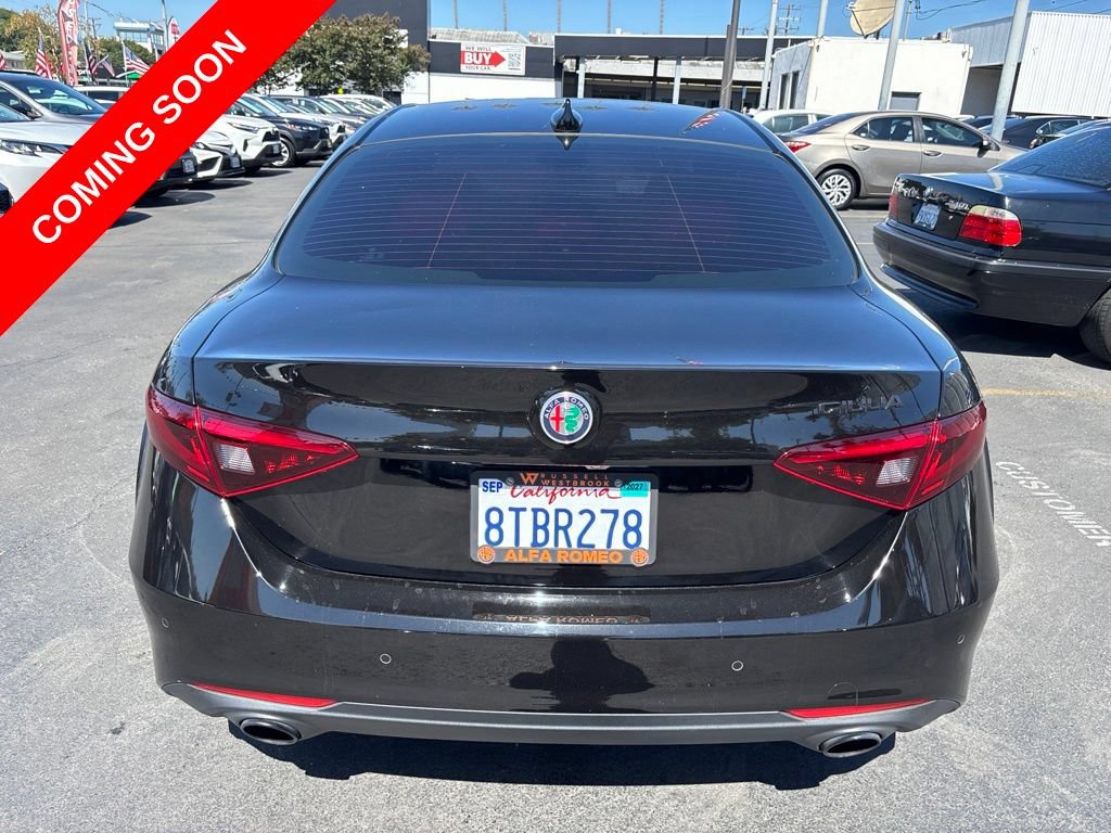 Used 2020 Alfa Romeo Giulia w/ Nero Edizione RWD image 9
