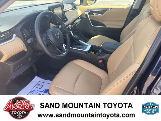 Used 2021 Toyota RAV4 XLE Premium image 13