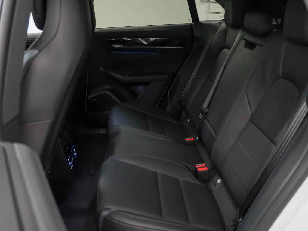 Certified 2026 Porsche Macan 4 Electric AWD/4WD image 17